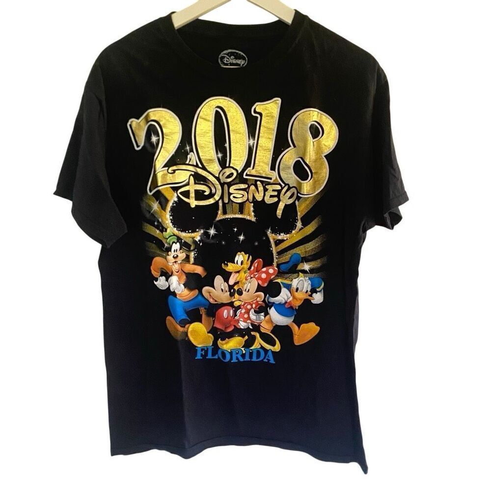 Disney medium 2018 short sleeve graphic T-shirt, black gold